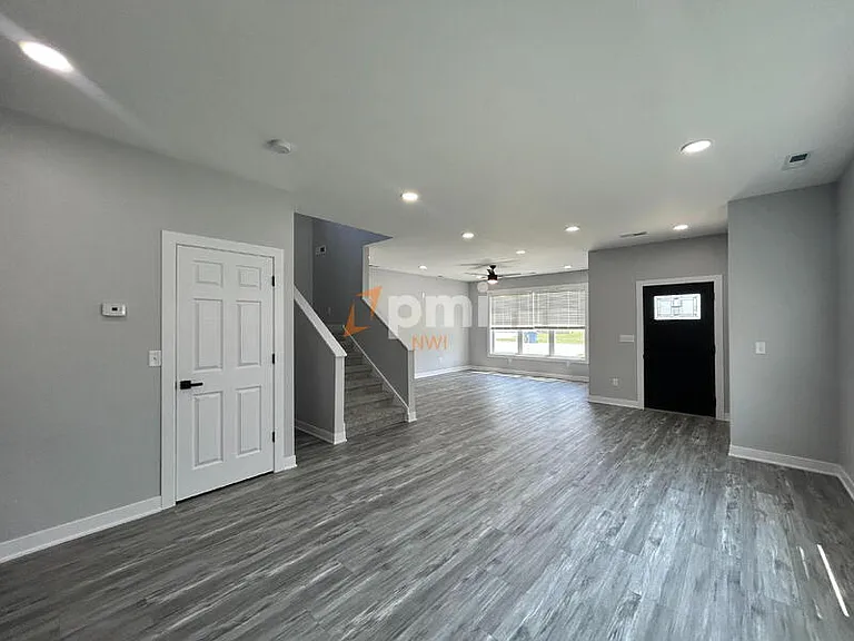 5212 Torrence Ave — Photo 6