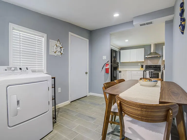 541 Circle Dr — Photo 16