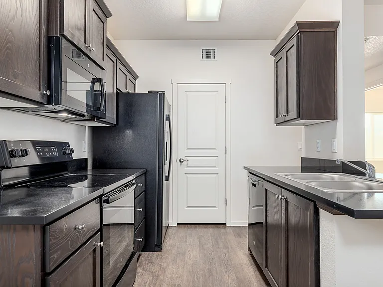 Legacy at 50th St Apartments — Photo 41