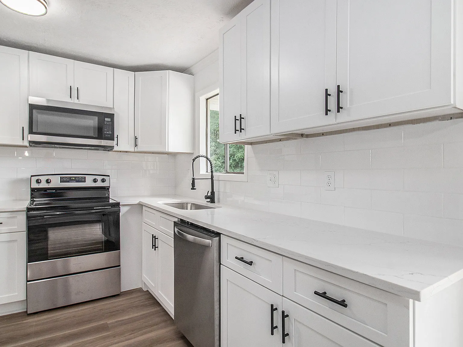 5 bed, 1968 sqft, $950 — Photo 2