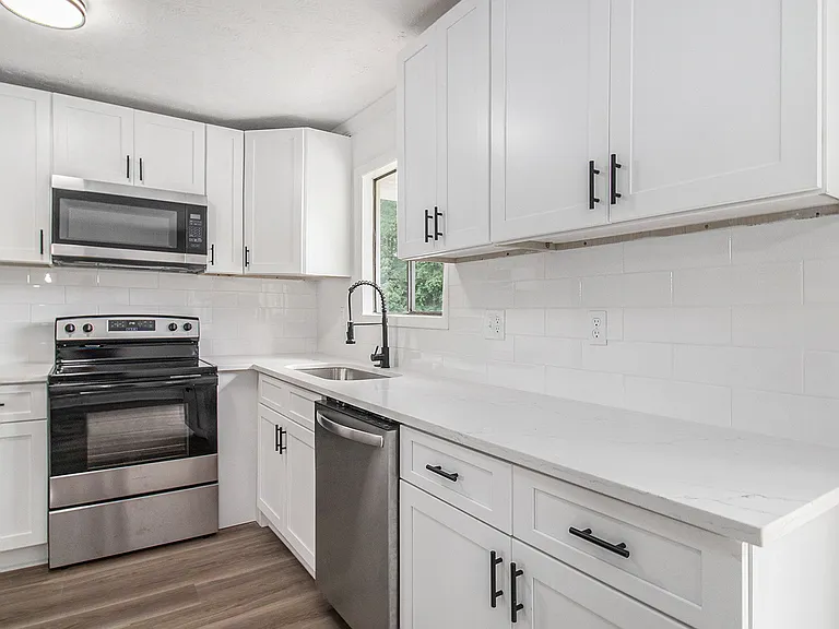 3735 Benchmark Dr — Photo 2