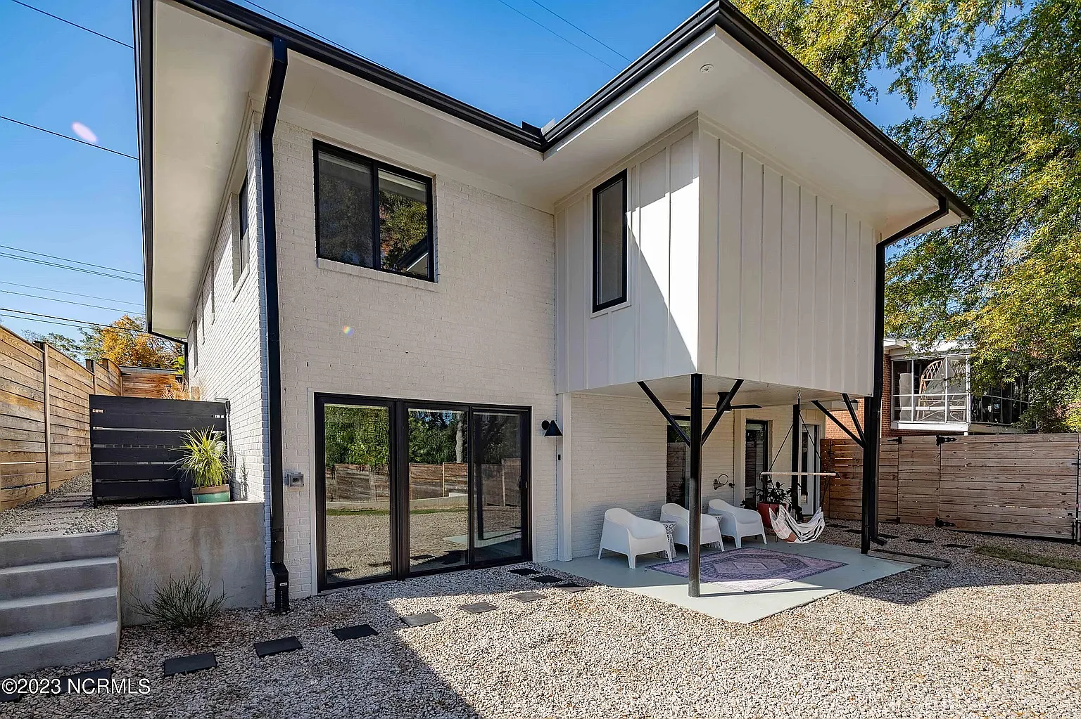 1 bed, 900 sqft, $1,800 — Photo 3