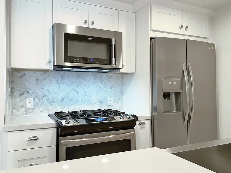 301 S Swall Dr #103 — Photo 8