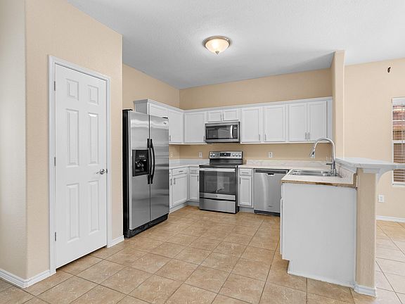 5th image of 6238 Cottage Pines Dr