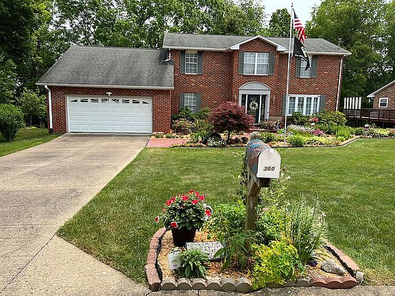 3rd image of 300 Flintwood Dr