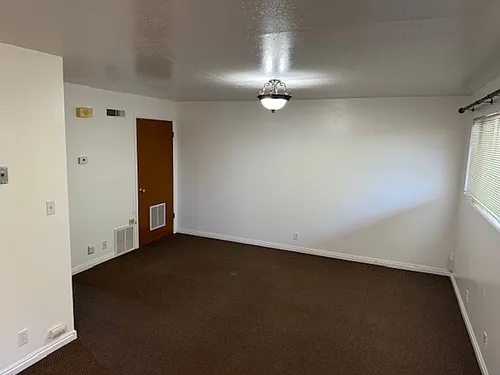 266 N 300 E #27 Photo 1