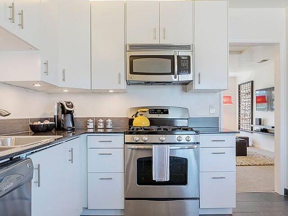 4th image of 712 S Eucalyptus Ave #712