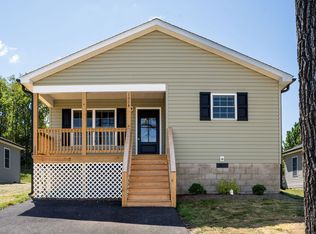 1024 D St, Waynesboro, VA 22980