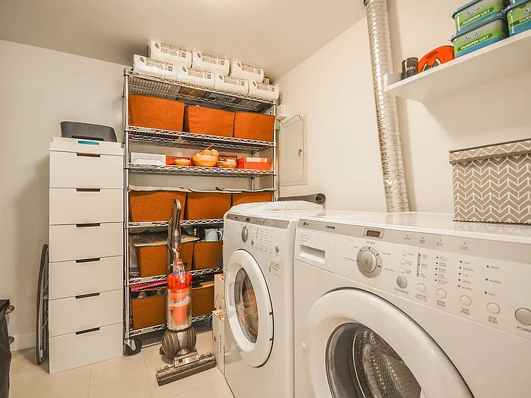 1233 Cordova St W #804 — Photo 17