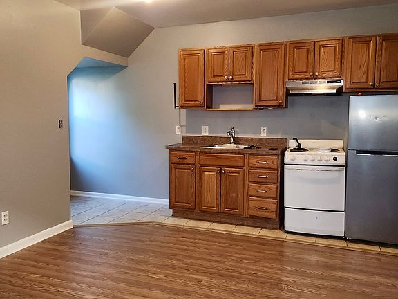 5th image of 806 Maryland Ave APT 1B