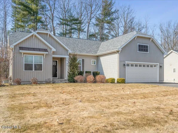 17 Craw Lane, Gansevoort, NY 12831