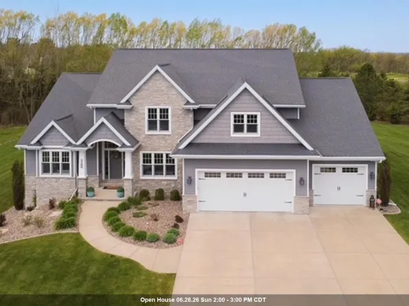 3400 Amber Ln, Green Bay, WI 54311