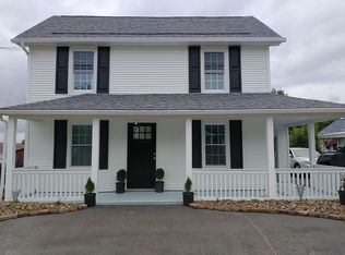 221 Connoq Main St, Connoquenessing, PA