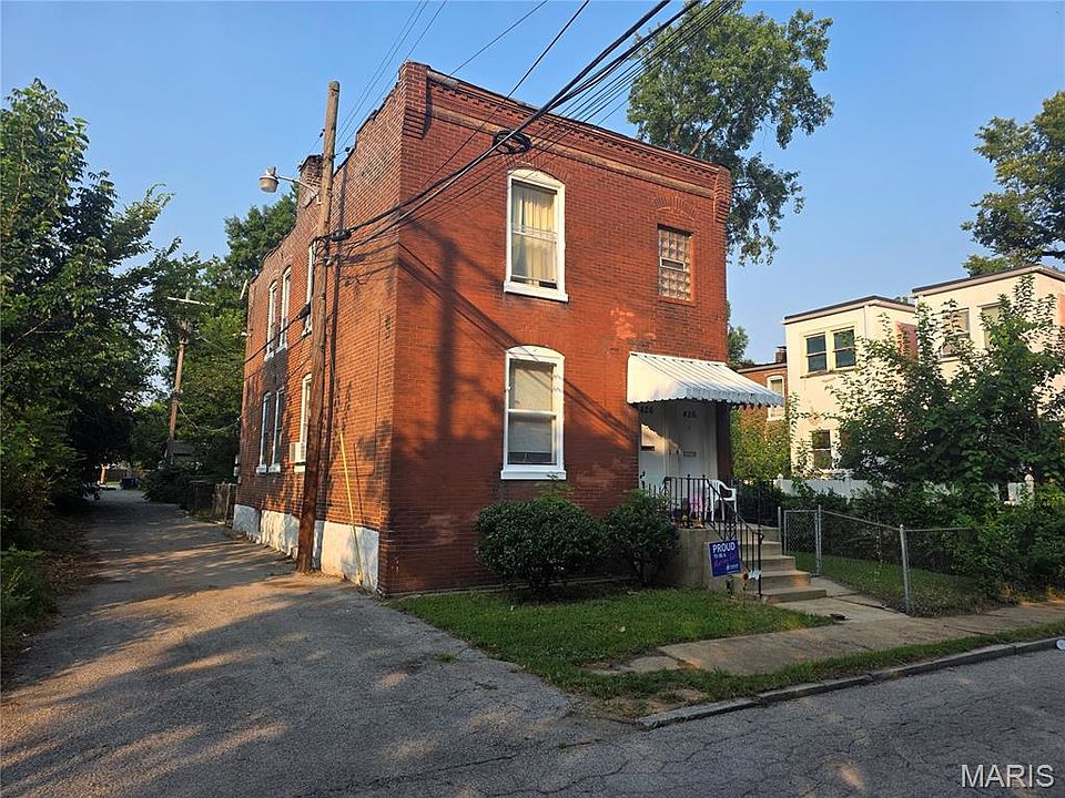 1st image of 426 Bowen St