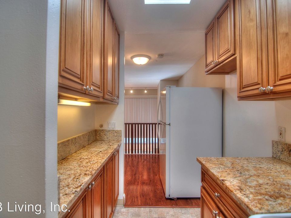 1st image of 319 Poplar Ave APT 6