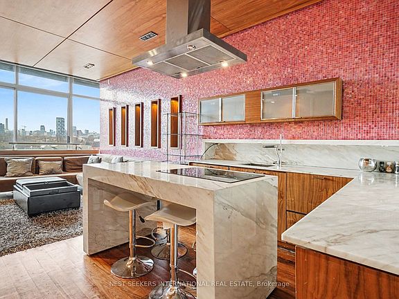 4th image of 388 Richmond St W #519