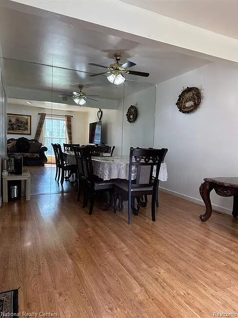 3 bed, 1.5 bath, 1200 sqft, $1,850 — Photo 3