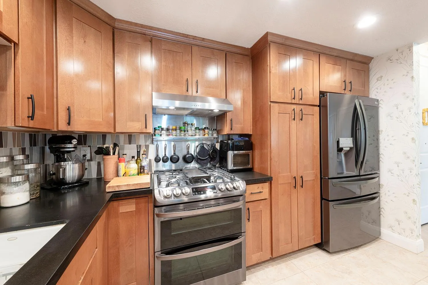 1 bed, 936 sqft, $2,750 — Photo 2