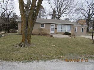 106 Sunset Ln, Mount Ayr, IA 50854