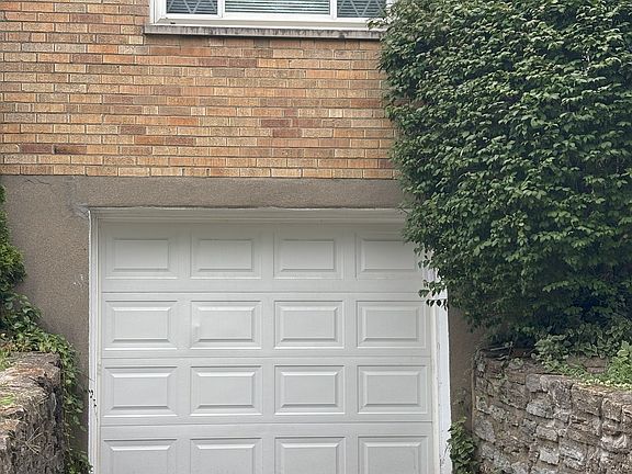3rd image of 965 Covedale Ave
