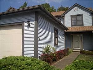 1st image of 33 Midlakes Dr