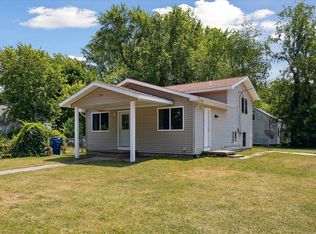 902 Waukonda Ave, Benton Harbor, MI 49022