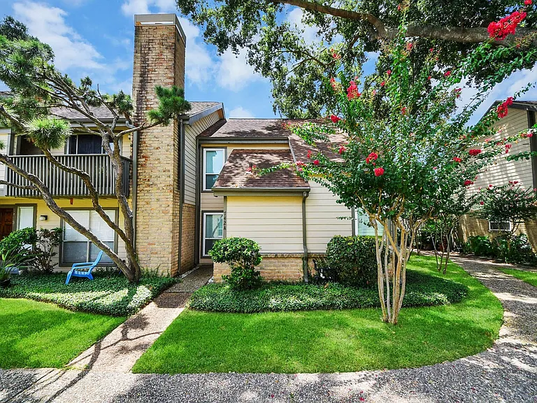 742 Country Place Dr #A — Photo 2