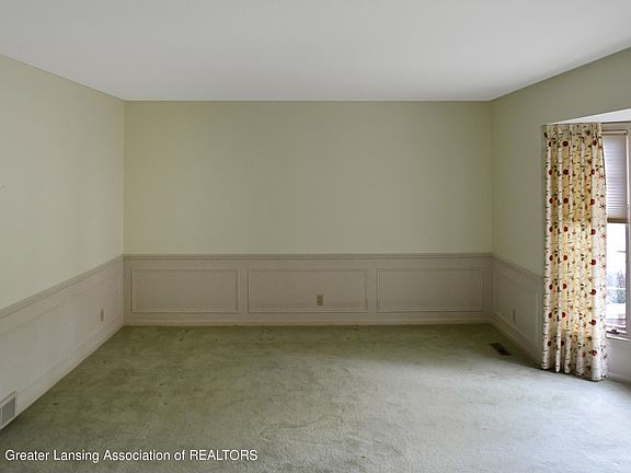 3rd image of 7565 Philwood Dr