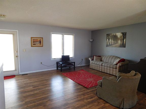 3rd image of 3010 Sue Dr