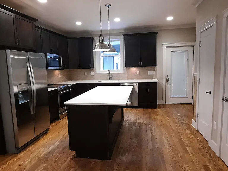 1726 Carvell Ave — Photo 5