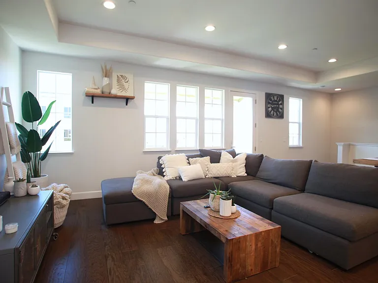 642 Bair Island Rd #1011 — Photo 3