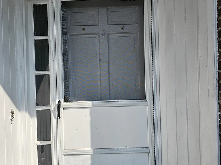 116 W High St — Photo 3