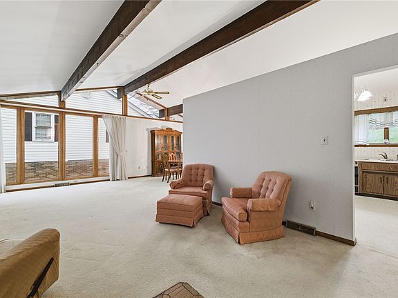 5th image of 261 Hazelwood Dr