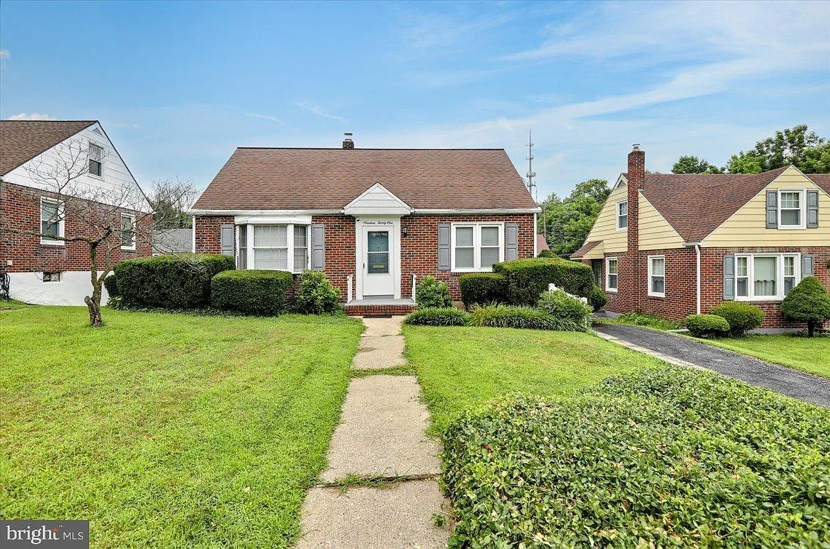 1921 Cleveland Ave photo 1