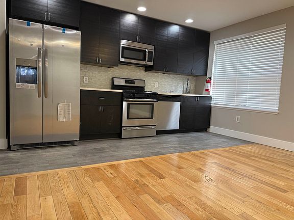 4th image of 73-75 Ferry St #2