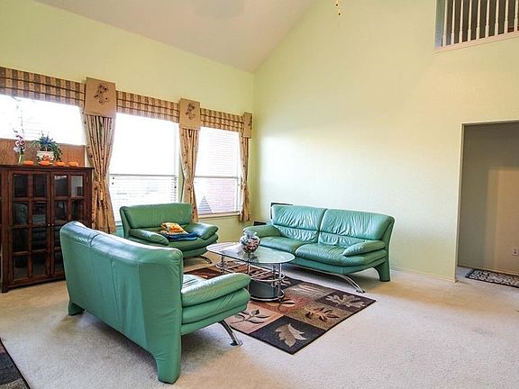 5th image of 7019 Meadow Bend Dr