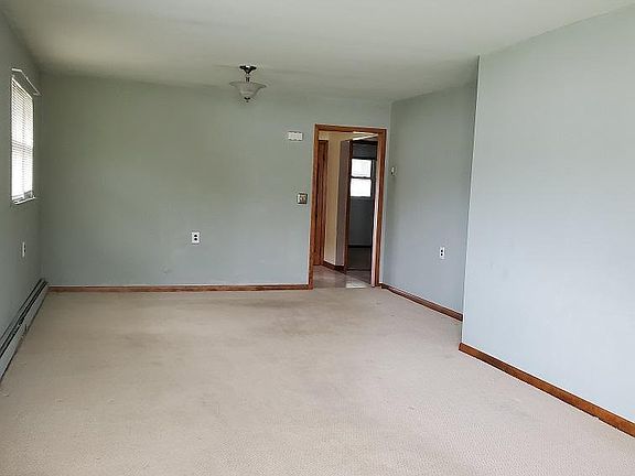 2nd image of 1861 Yorktowne Blvd
