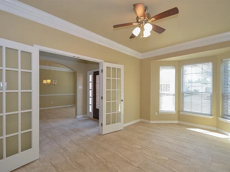 5503 Langhorne Ct — Photo 4