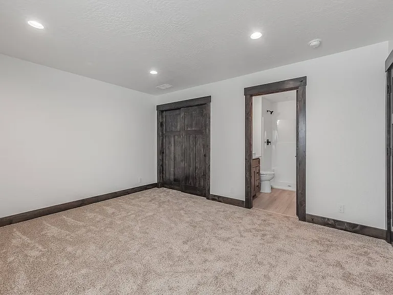 218 E Lobo Loop — Photo 13