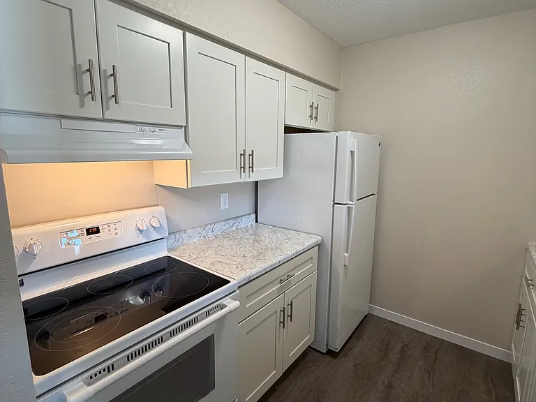 315 Paul Ave N — Photo 3