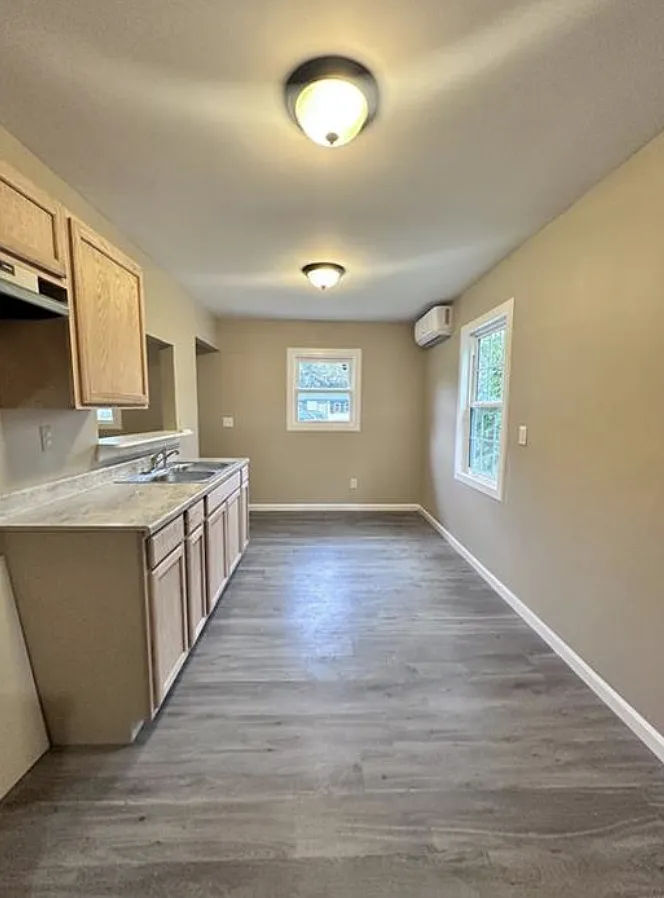 Spacious 3-Bed Single-Family Home with Central A/C and In-Unit Laundry — Photo 3