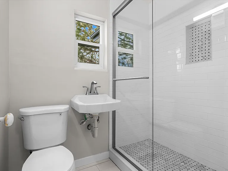 545 Modoc Ave — Photo 14