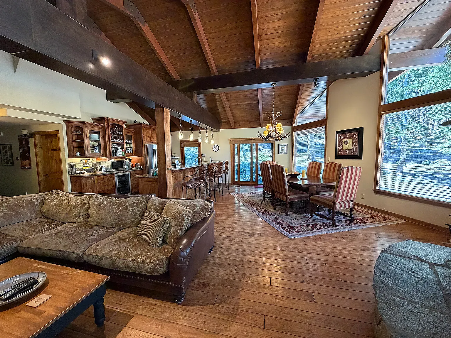 5 bed, 3032 sqft, $15,000 — Photo 2