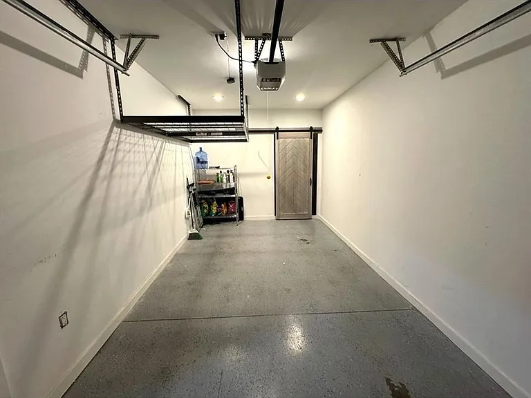1250 Breuer Mews NW — Photo 30