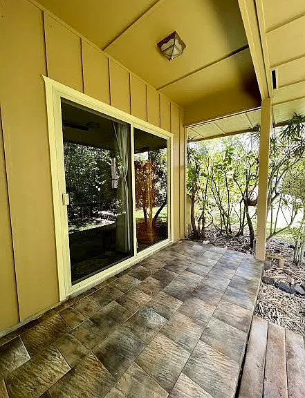 Guest bedroom private lanai