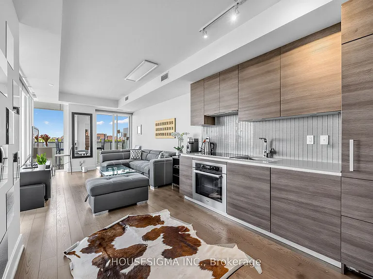 200 Bloor St W #2109 — Photo 11
