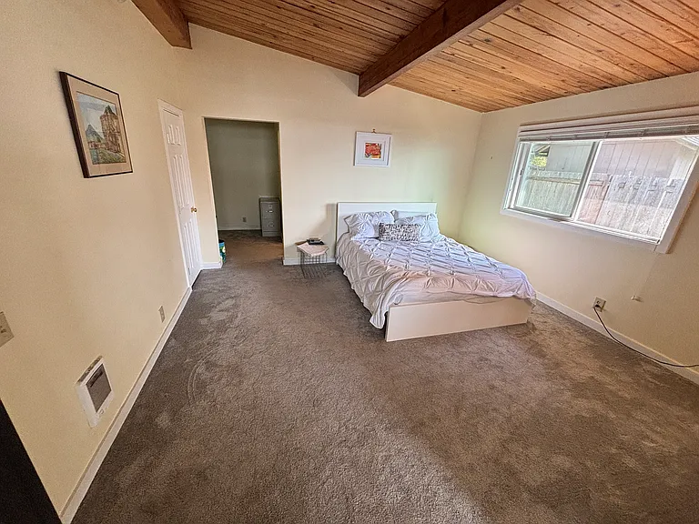 Main bedroom, with queen Sleep Number adjustable airbed.