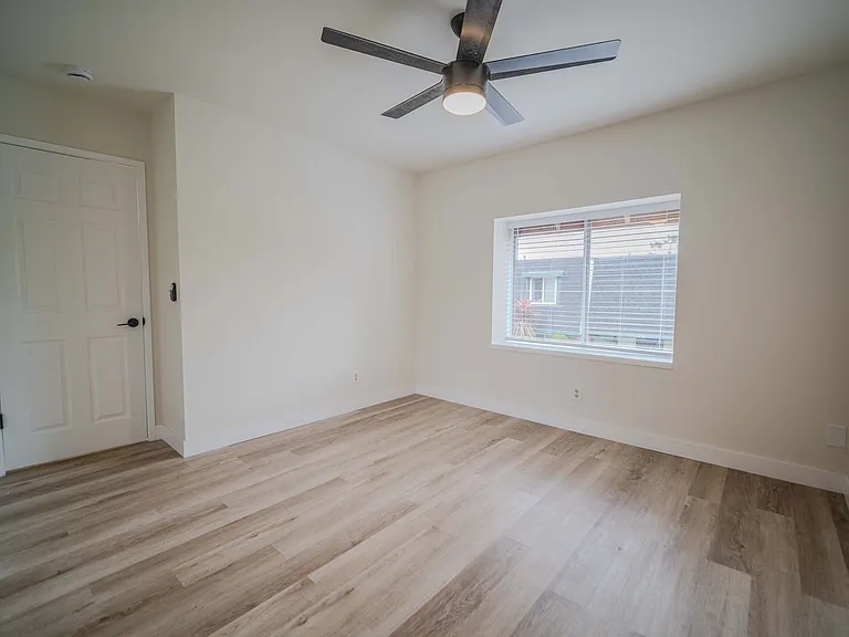 20368 Flora Ln — Photo 22