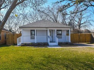 312 S Magnolia St, Highlands, TX 77562