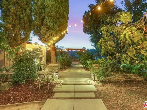 1523 Allesandro St, Los Angeles, CA 90026